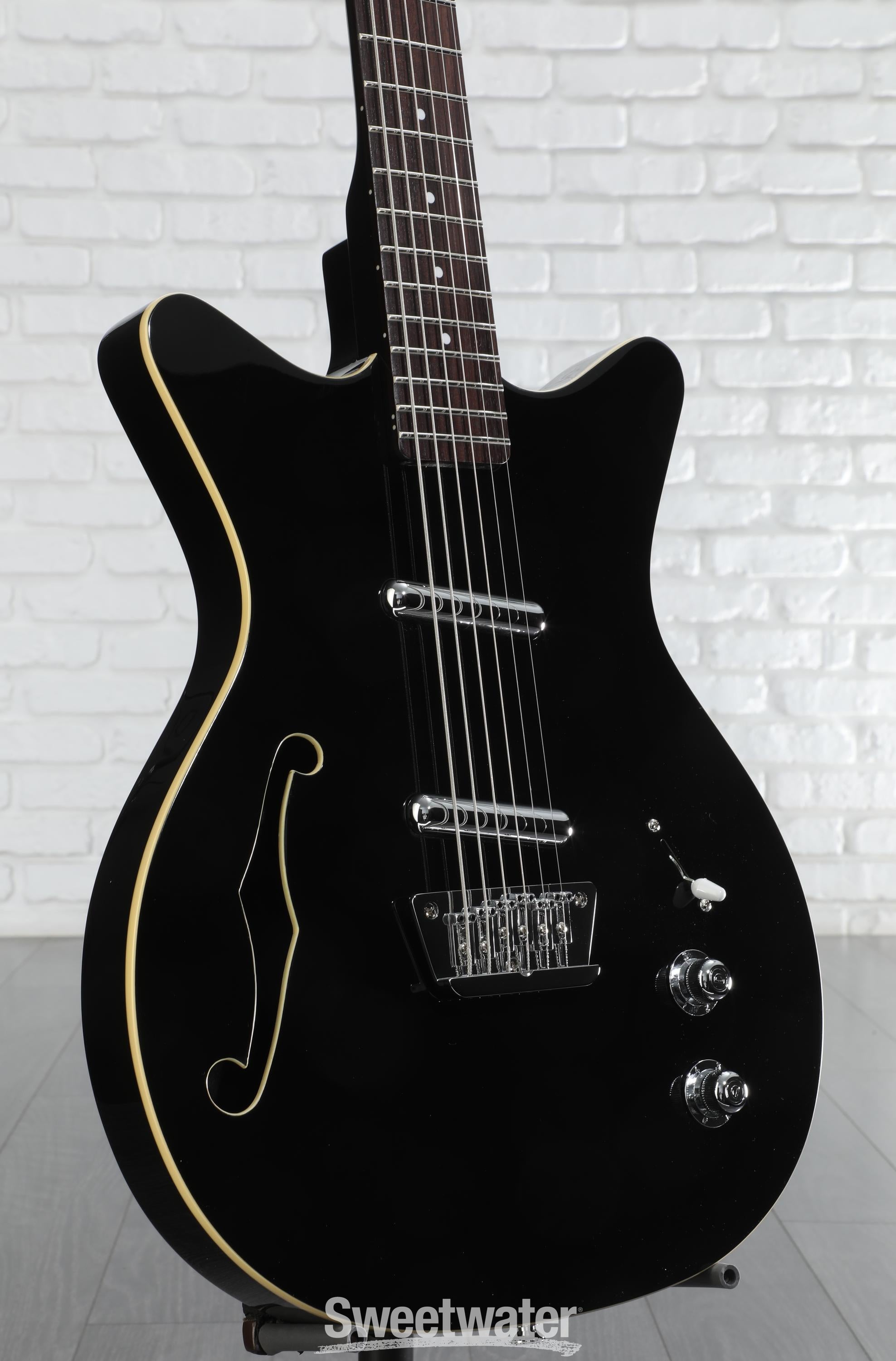 ダンエレクトロ ロングホーン ブラックエレキギター Seymour Duncan Danelectro Fifty Niner Semi-hollowbody Baritone Electric