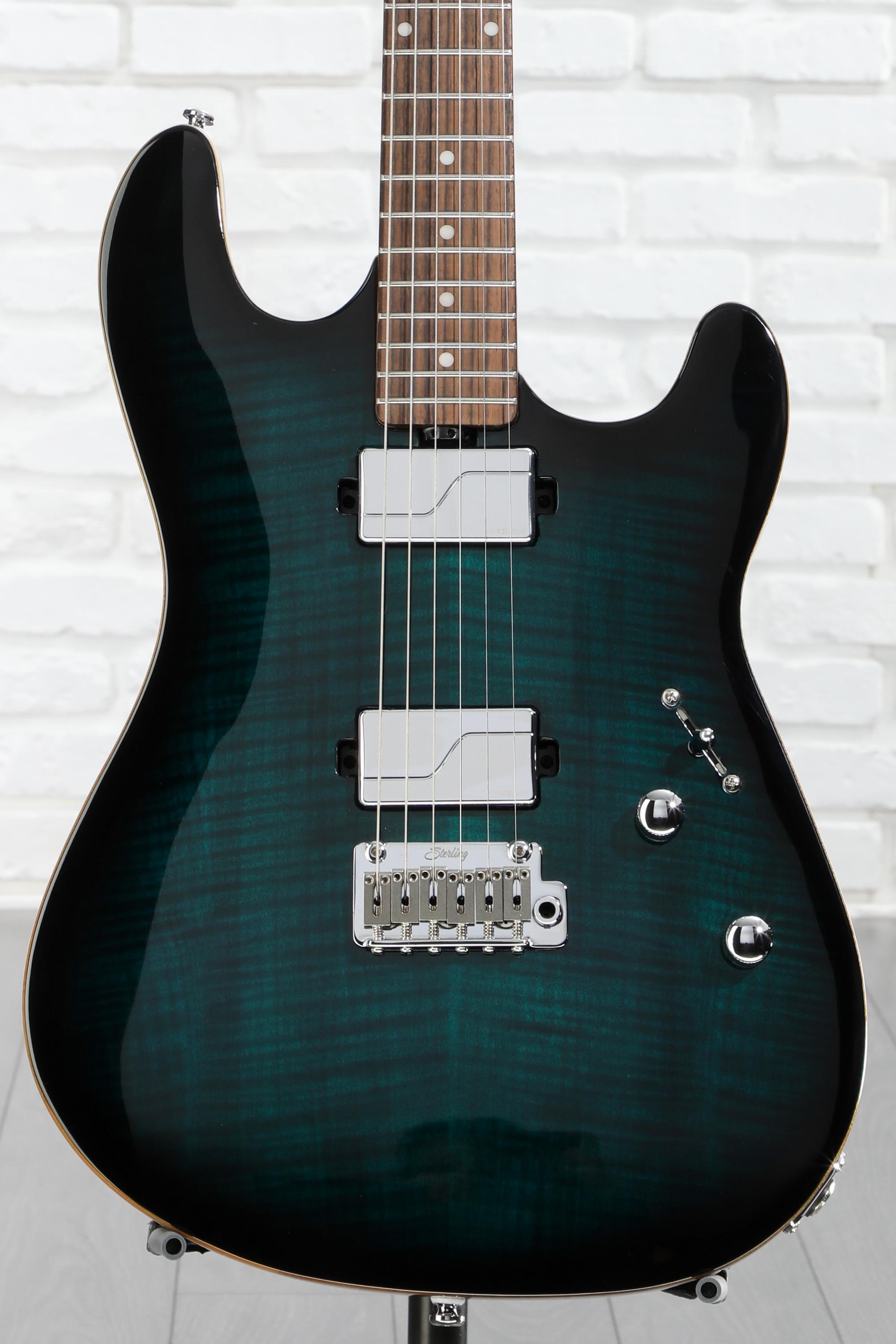 Sterling by Musicman SABRE 6弦ギター Sterling by Music Man Sabre Electric Guitar Deep Blue Burst
