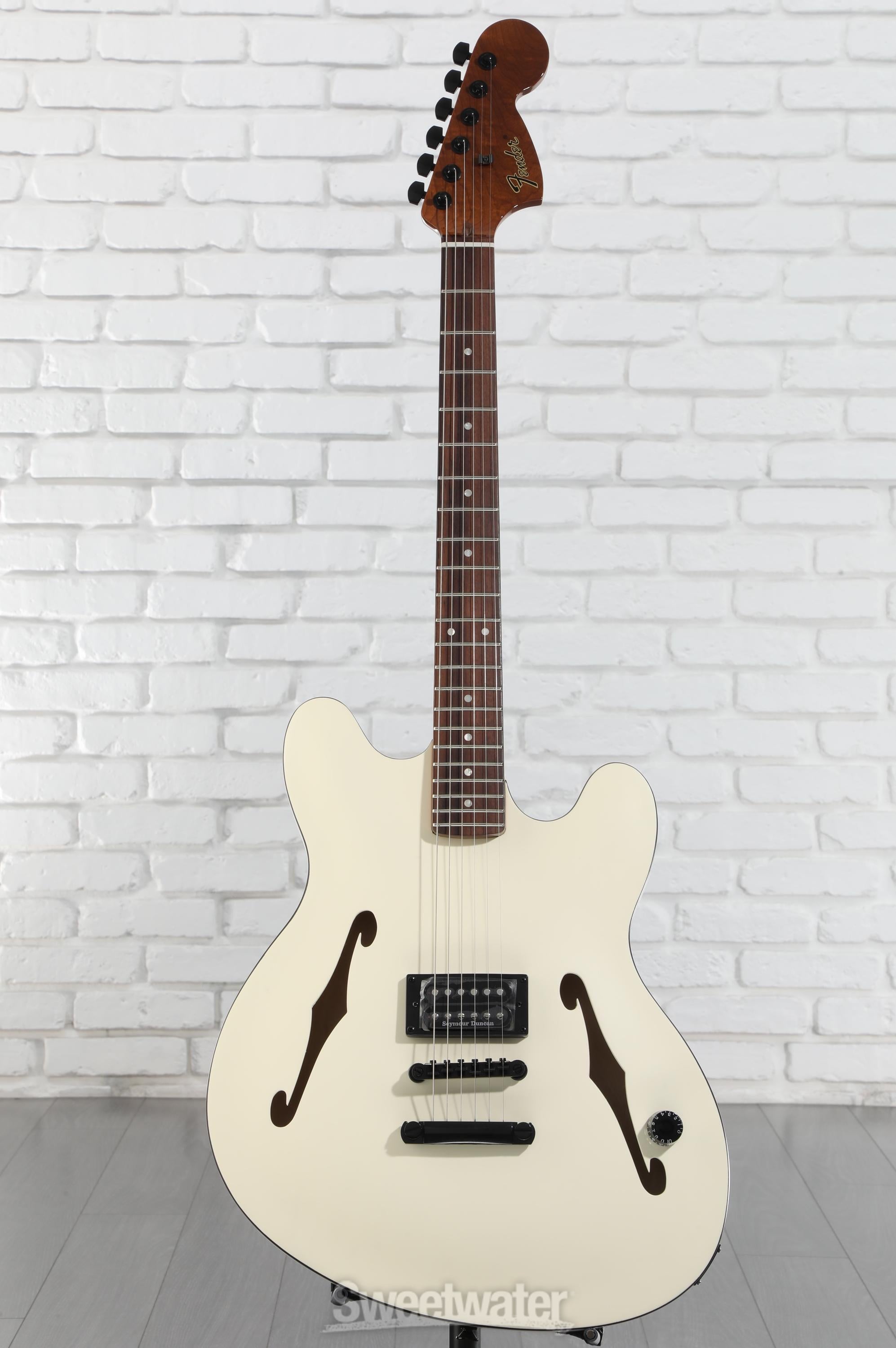 ｓｔａｒｃａｓｔｅｒ..fender Amazon.com: Fender Tom DeLonge Starcaster Semi-hollowbody