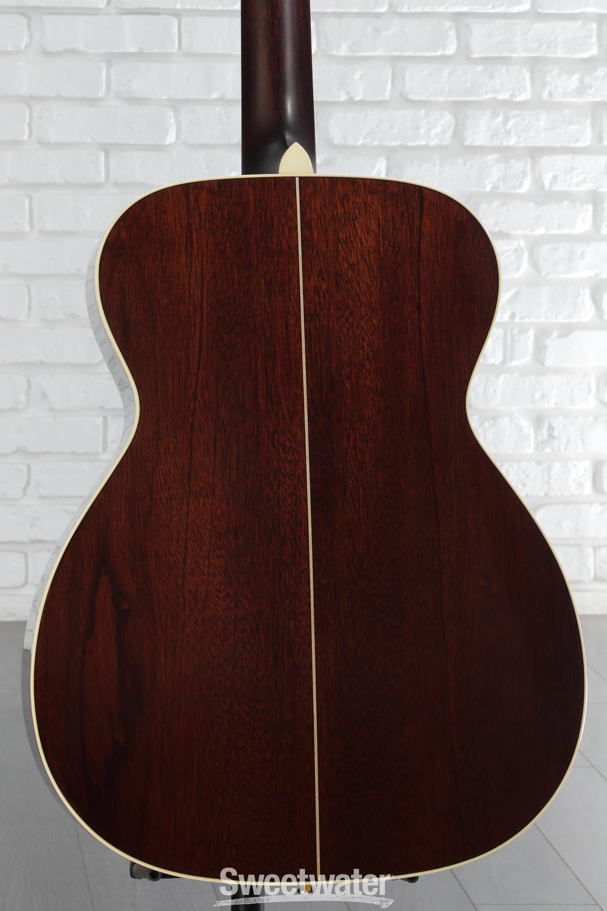 ラクダ　foithong rabkwan yaimai Alvarez Yairi FYM66HD Masterworks with Case | American