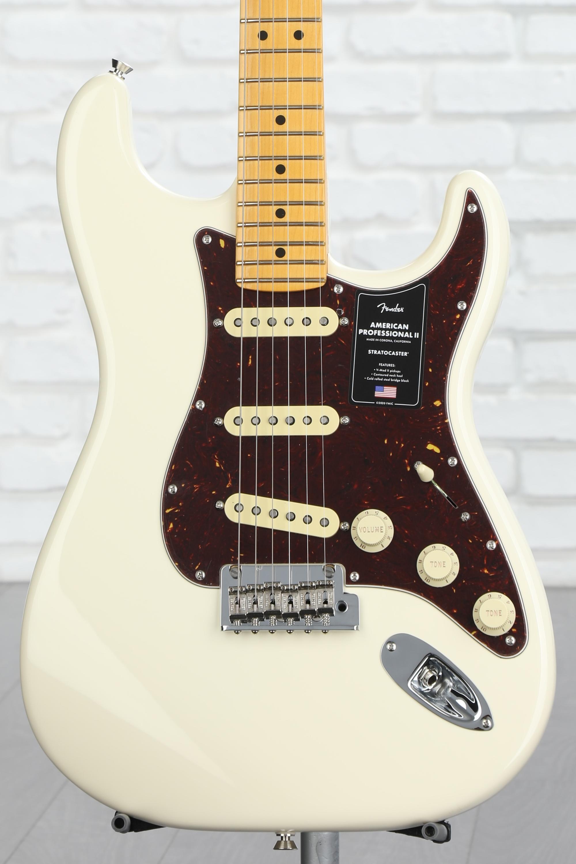 Fender American Professional II Stratocaster - Olympic White with Maple  Fingerboard