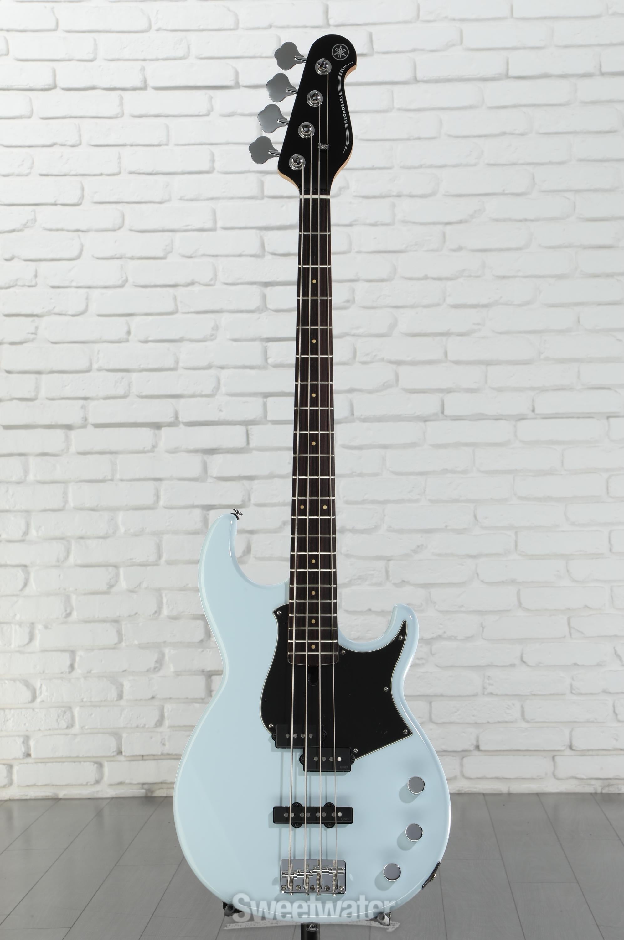 YAMAHA bb434 Ice Blue ヘッドホンアンプ付き Amazon | YAMAHA BB434 ベース 初心者12点セット 【ヘッドホン