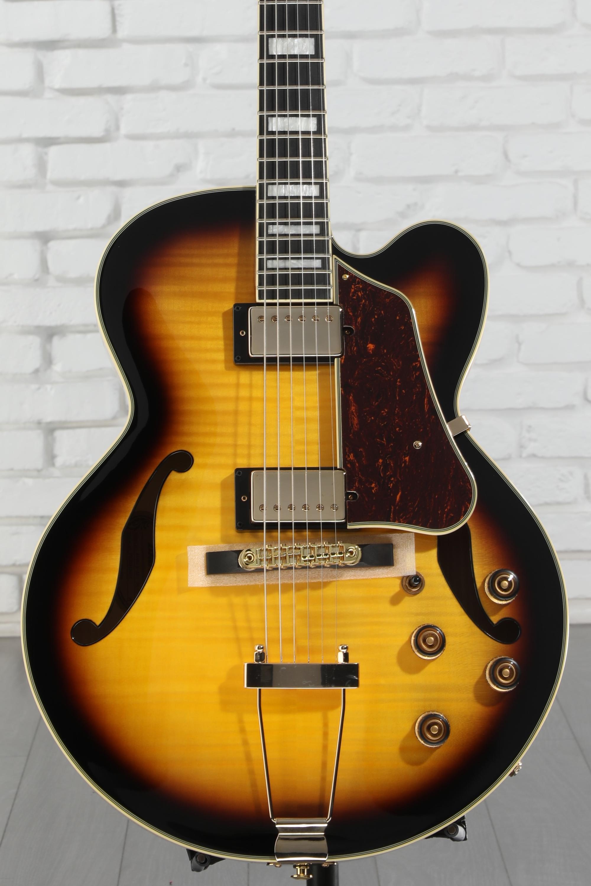 アート・デザイン・音楽 THE ENCYCLOPEDIA OF JAZZ GUITAR エンサイクロペディア・オブ・ジャズ・ギター |本 | 通販 | Amazon