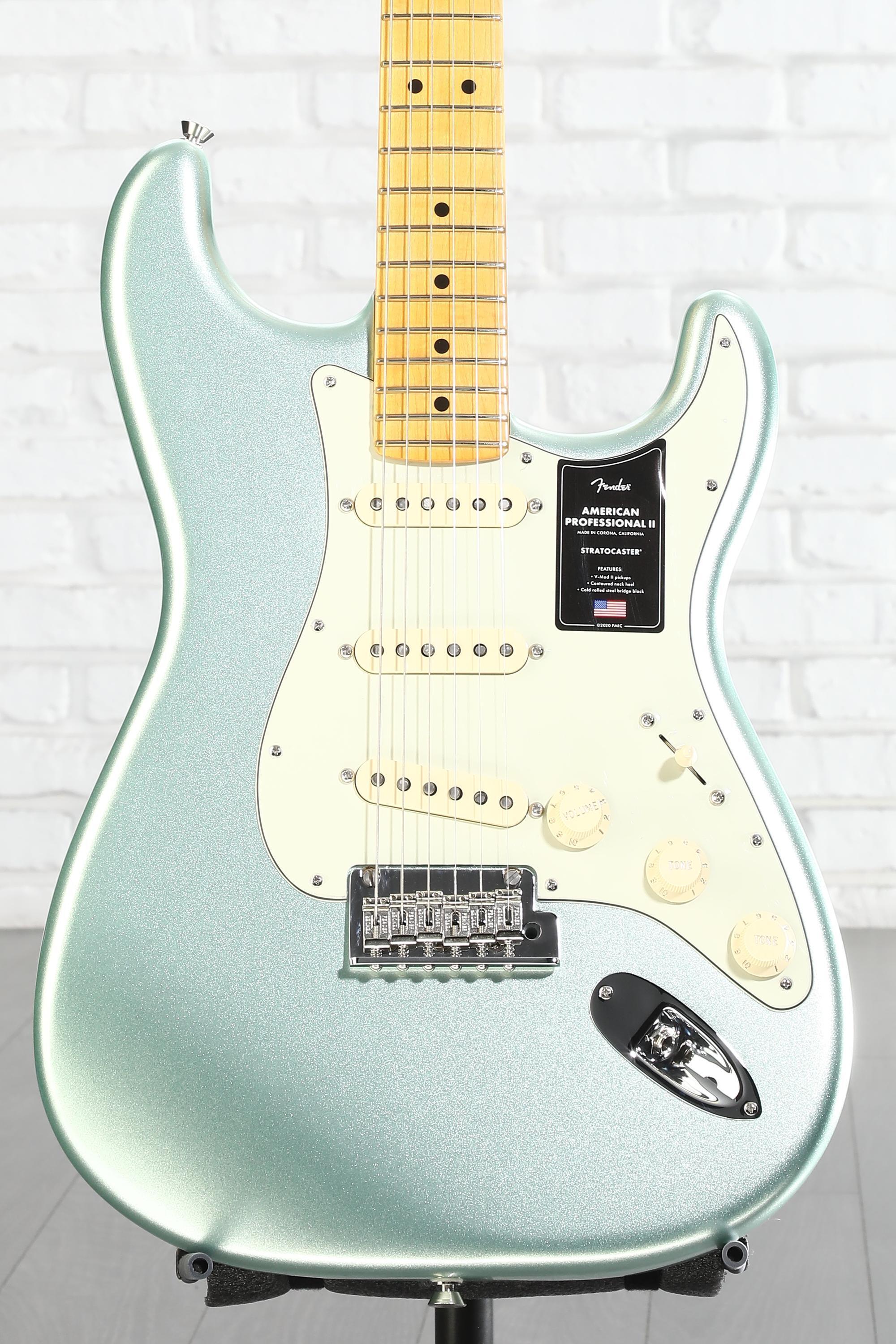 ギター Fender stratcaster American Professional Fender American Professional II Stratocaster - Mystic Surf Green