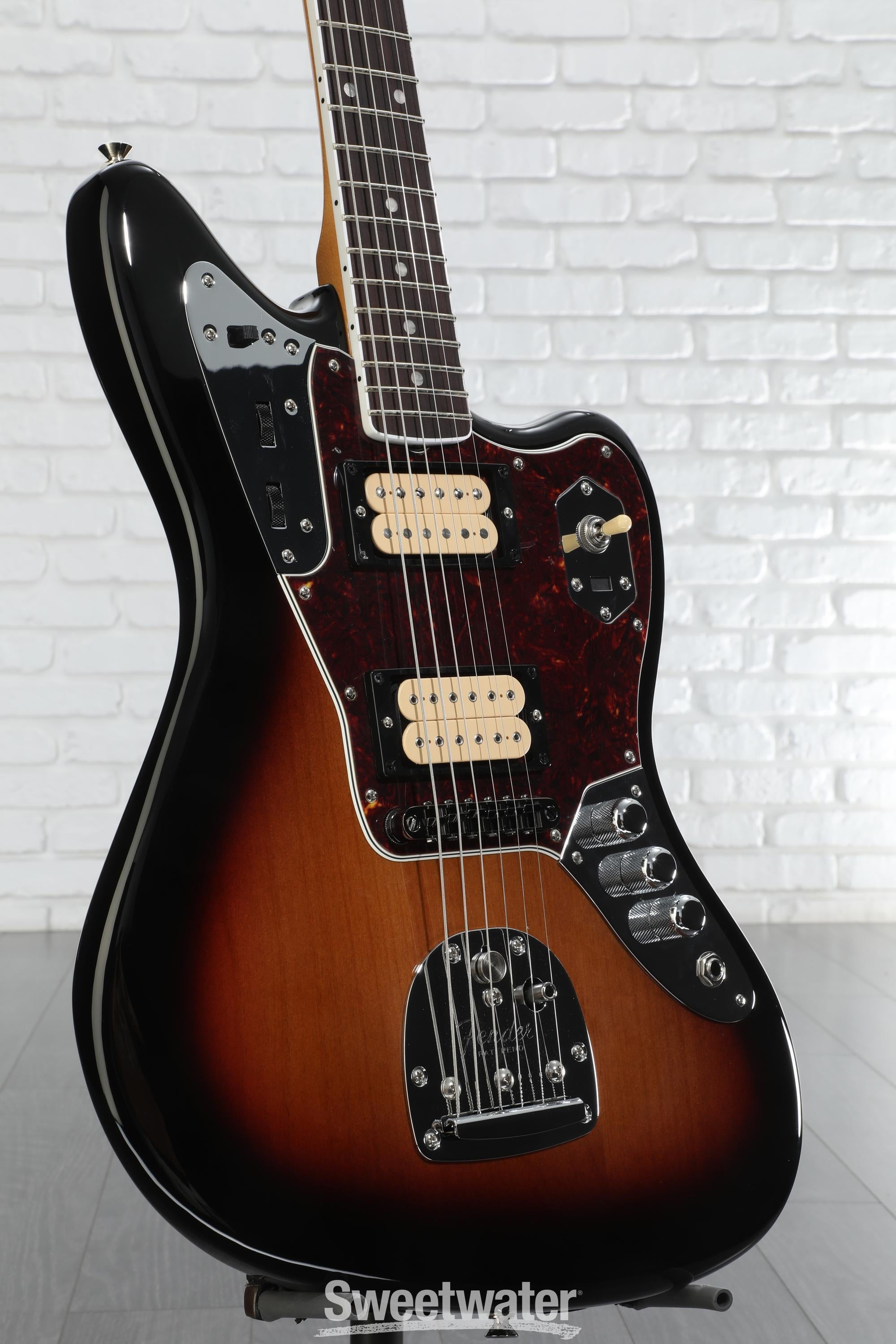 Amazon.com: Fender Kurt Cobain Jaguar NOS - 3-Tone Sunburst