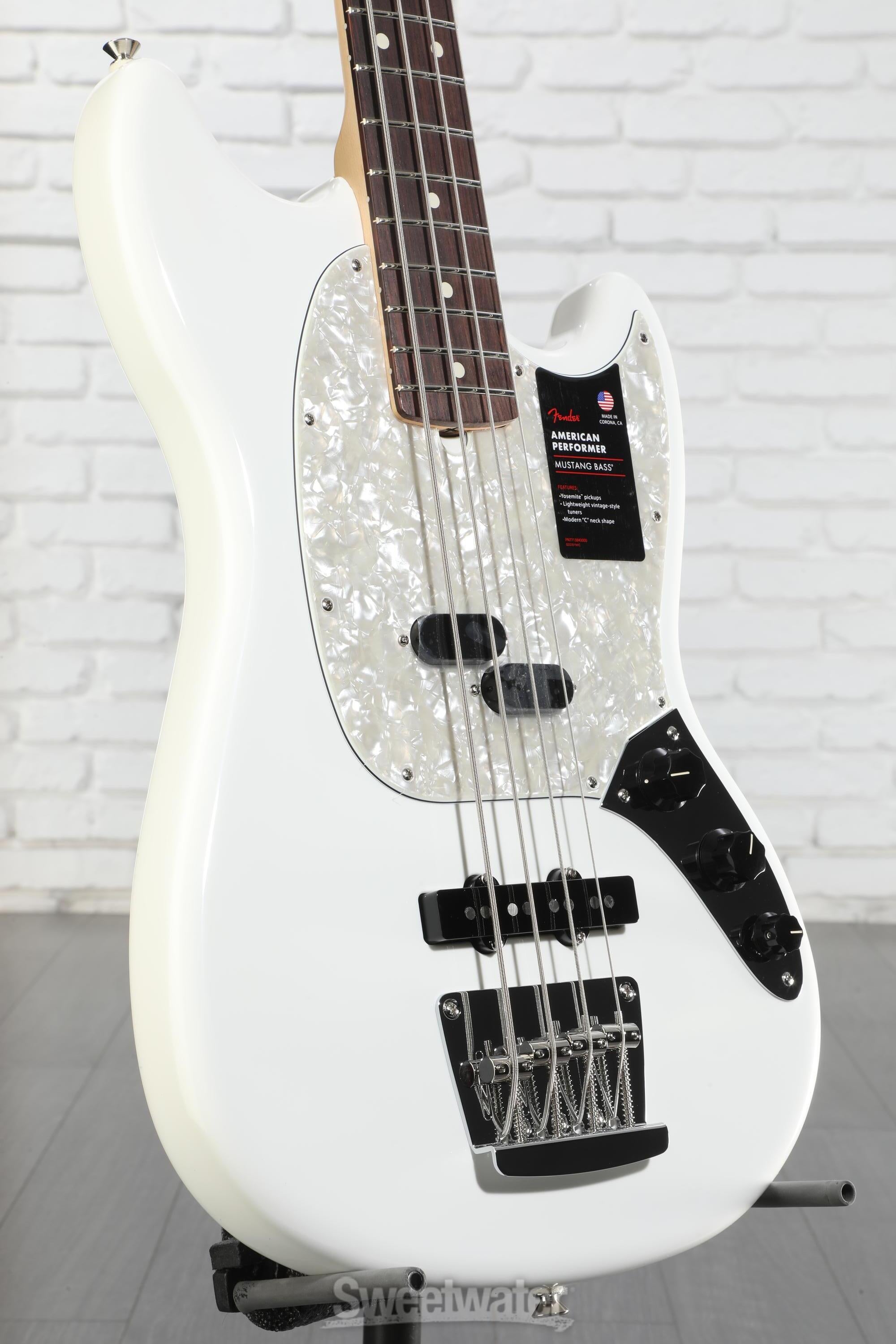 Fender American Performer Mustang Bass - Arctic White with