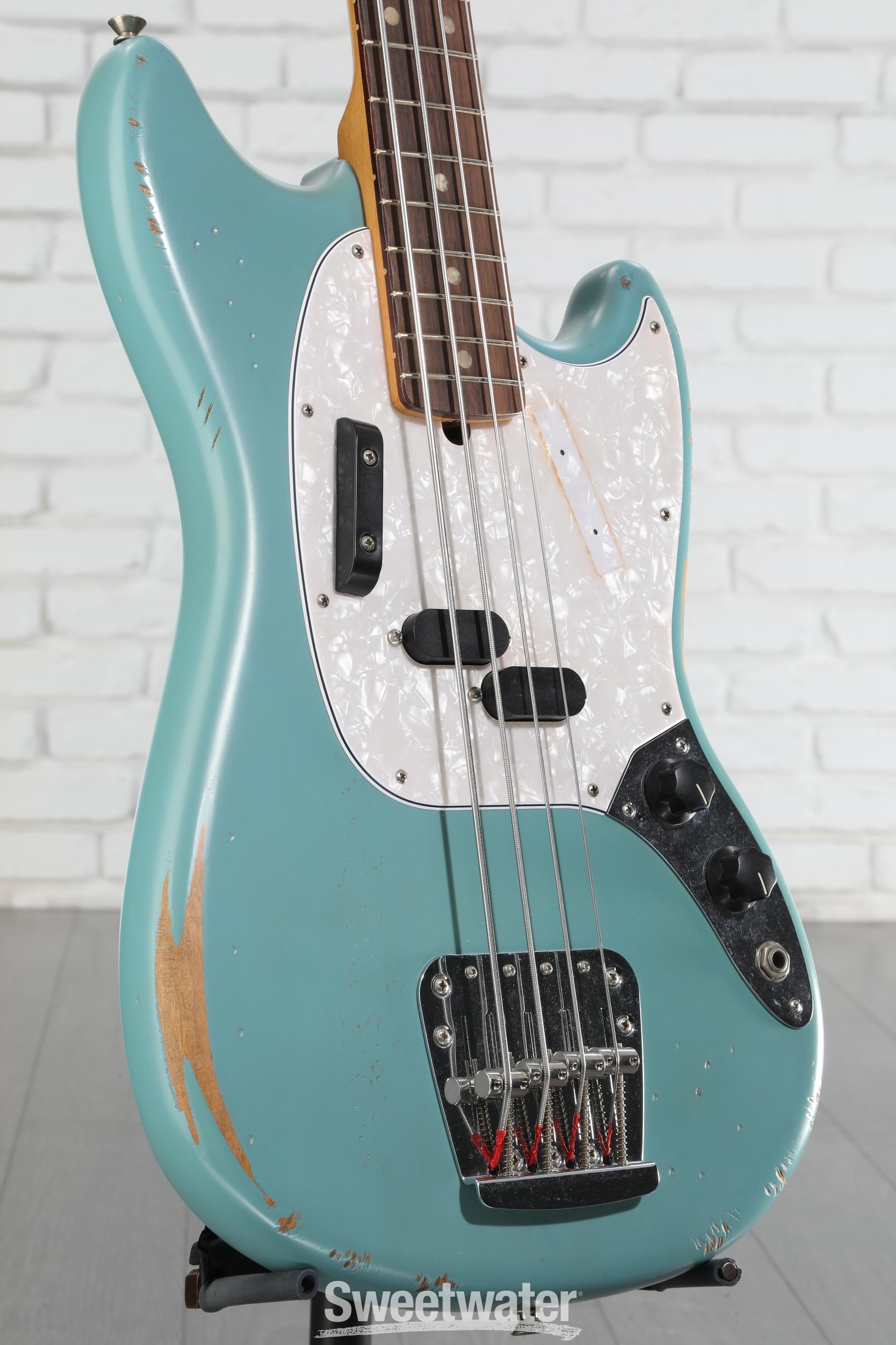 ベース Fender JMJ Road Worn Mustang Bass Fender - JMJ Road Worn® Mustang Bass® - Rosewood Fingerboard