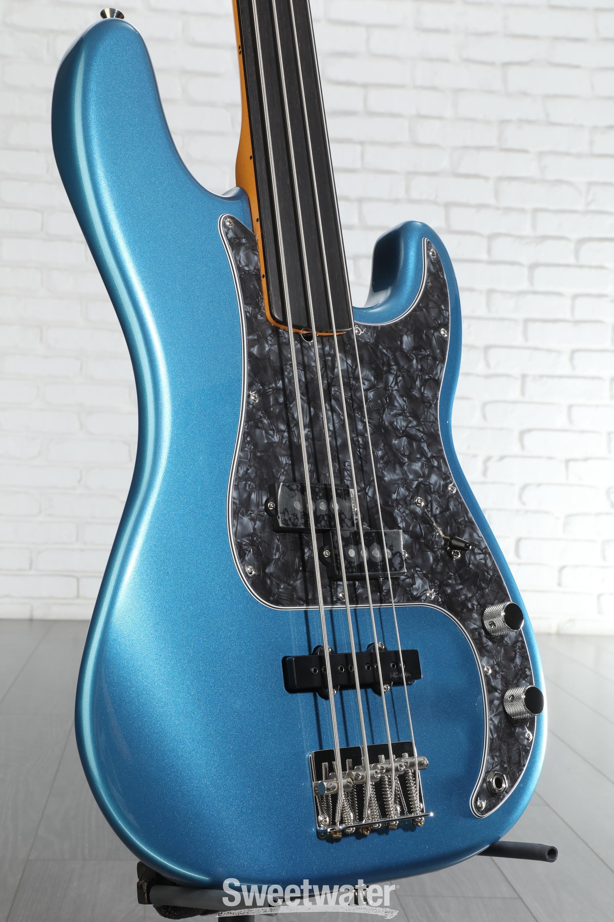 Fender Fretless Bass Guitars - Sweetwater