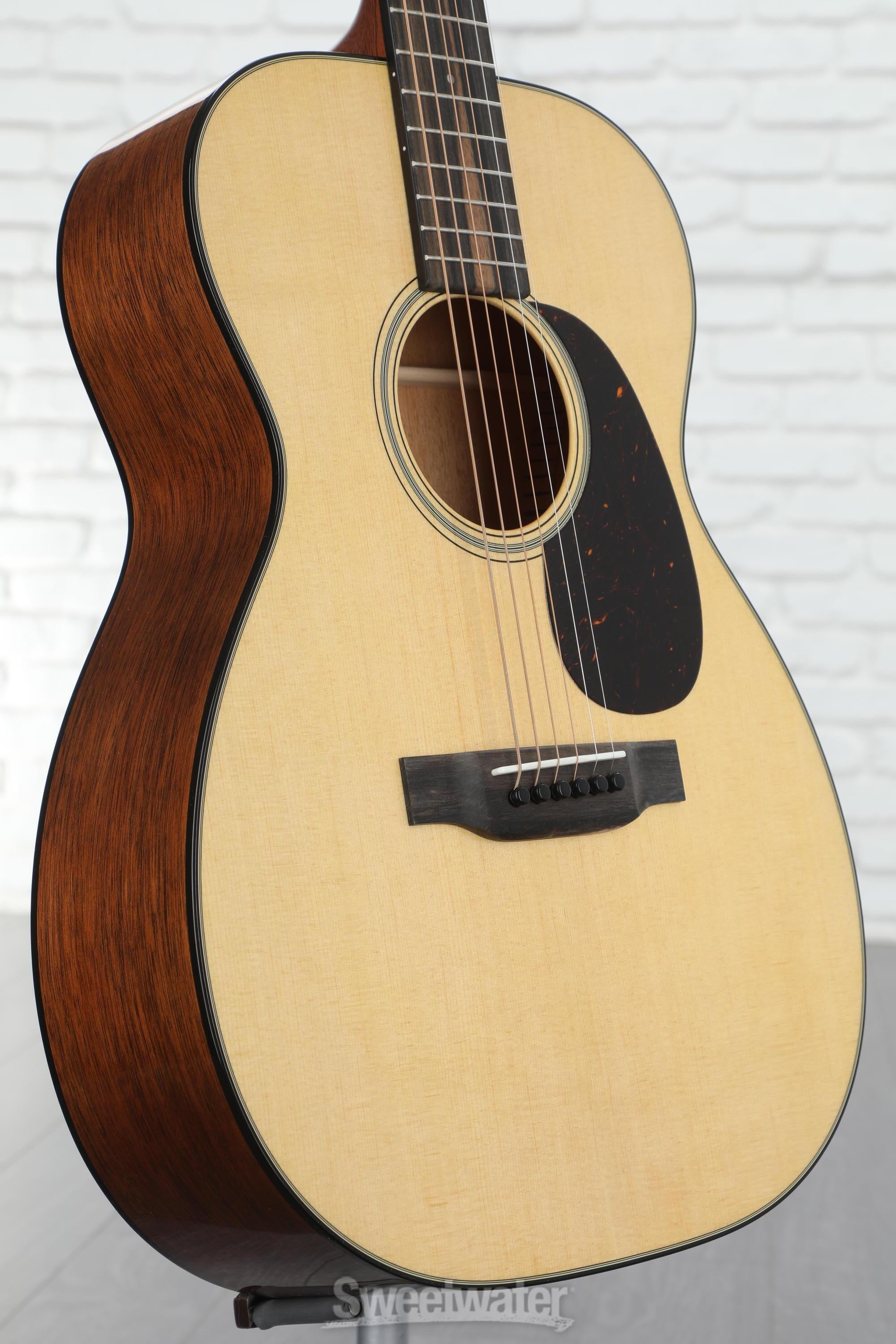 Martin 00-18 Acoustic Guitar - Natural