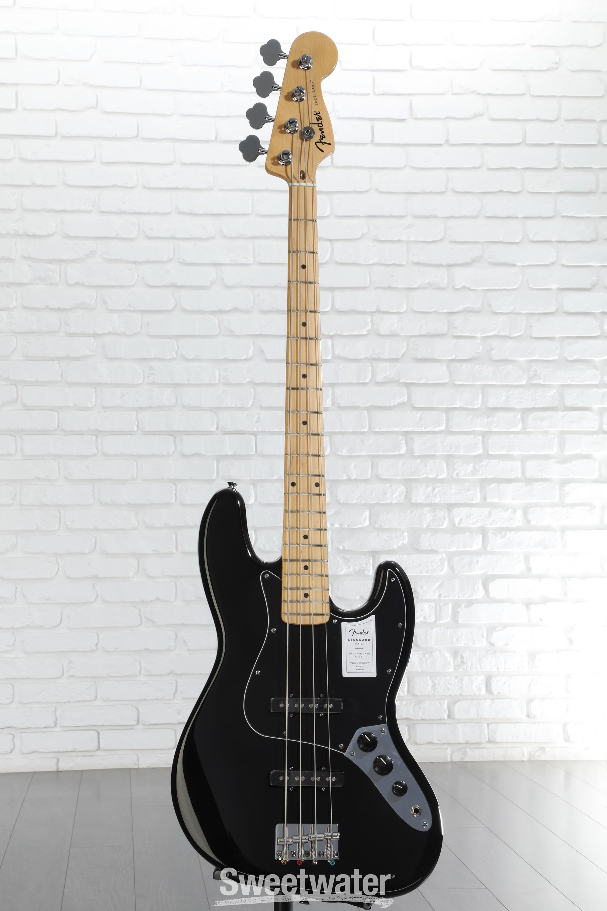 Fender Standard Jazz Bass - Black, Maple Fingerboard