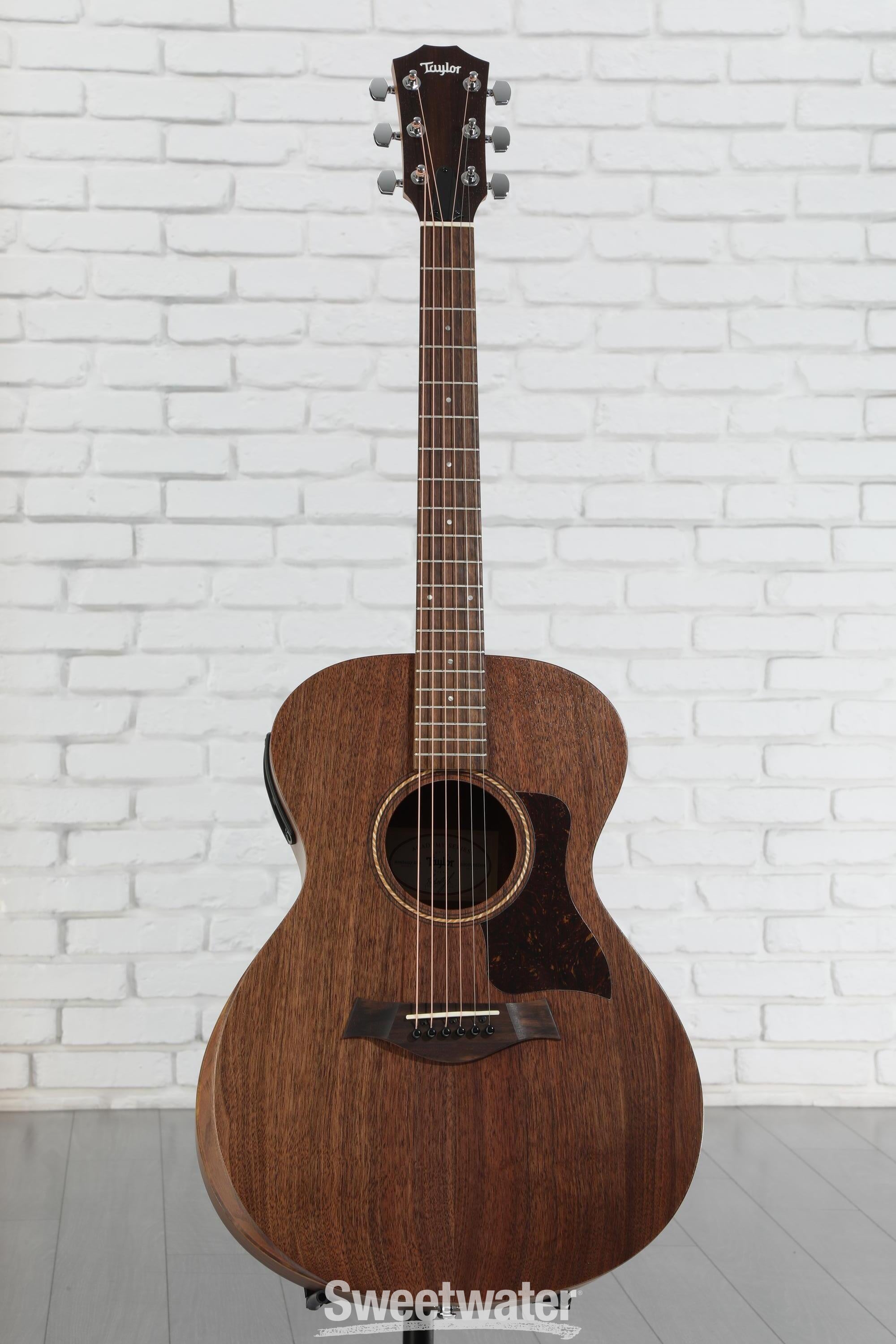 Taylor Academy 22e Acoustic-electric Guitar - Natural