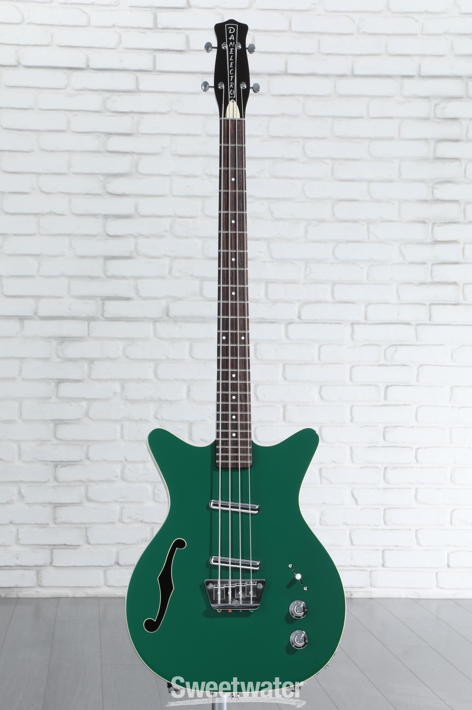 Danelectro シングルカッタウェイ　ベース Danelectro Fifty Niner Short-scale Bass Guitar - Jade Top | Sweetwater